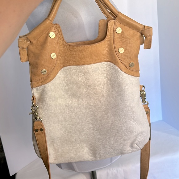 Foley & Corrina cross body clutch bag cream and pumpkin colored pebble leather. - Picture 4 of 8